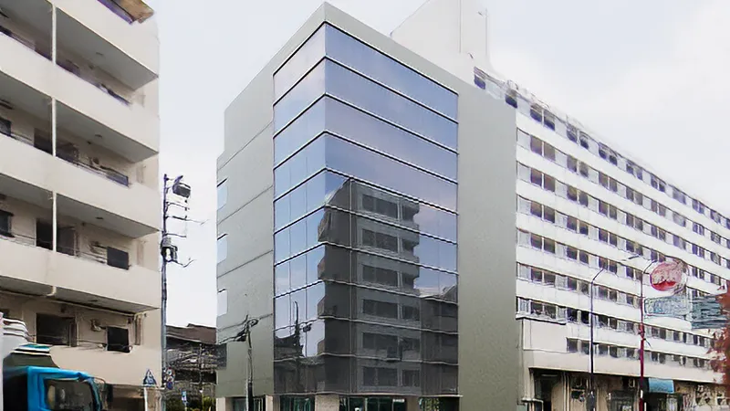広範囲の屋外や地下でも撮影可能
